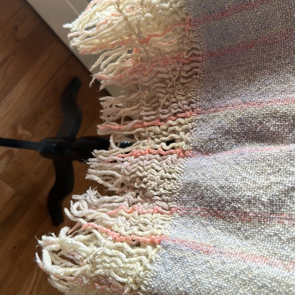 BOGO Fringed woven scarf - Picture 3 of 3